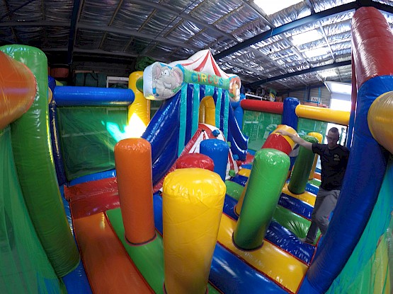 aire de jeux gonflable cirque circus Gonflables asg34 vente fabrication location - Animations gonflables ASG34