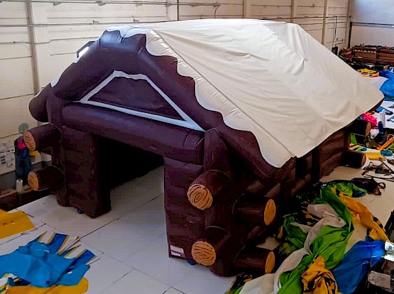 Chalet d'hiver gonflable pour vos événements de noël