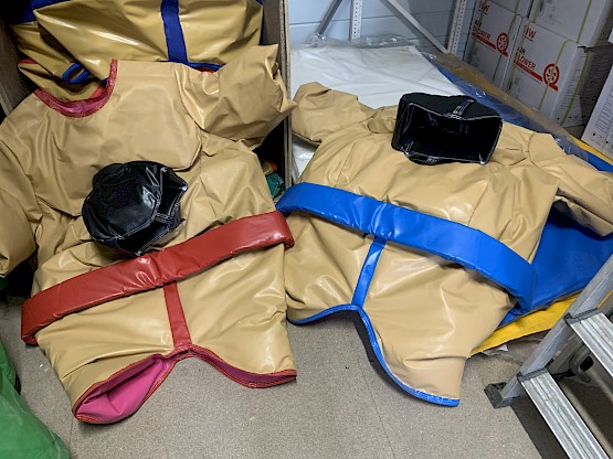 Costume enfant SUMO et jeux de Combats - Animations gonflables ASG34 : location fabrication vente de jeux gonflables