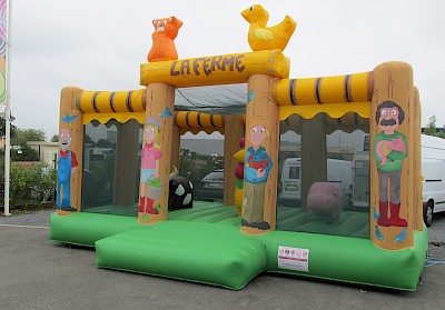 Aire de jeu gonflable "FERME"