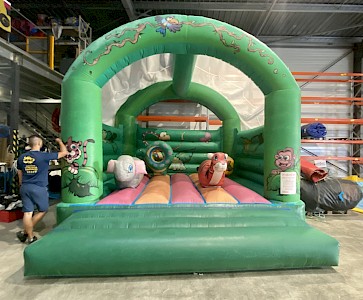 Chateau Gonflable ANIMAUX 1100€ht occas