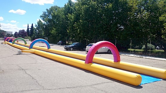Votre ventriglisse de rue avec brumisateur et bassin de réception