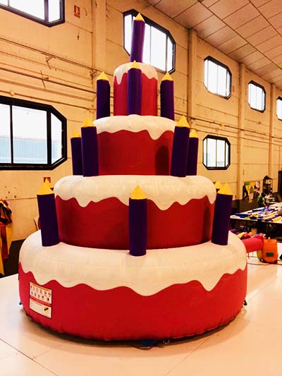 Gâteau d'anniversaire gonflable sur mesure