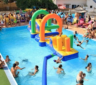 Parcours Gonflable "AQUATIQUE 9m"