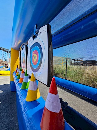 Jeux pour évènements et kermesse. Attraction Gonflable "Tir à l'Arc"