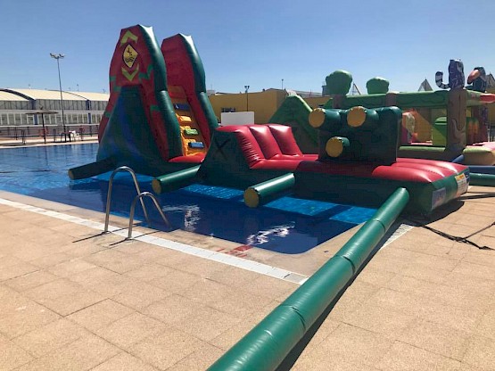 parcours-aquatique-racing-gonflable-13m-asg34-warrior vente location fabrication