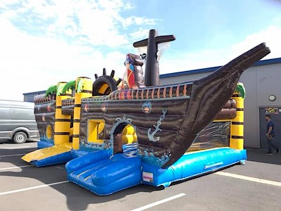 Aire de jeux gonflable Bateau PIRATES