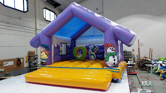 Version violet et orange - Chateau Gonflable "Château d'hiver" Grand Modèle