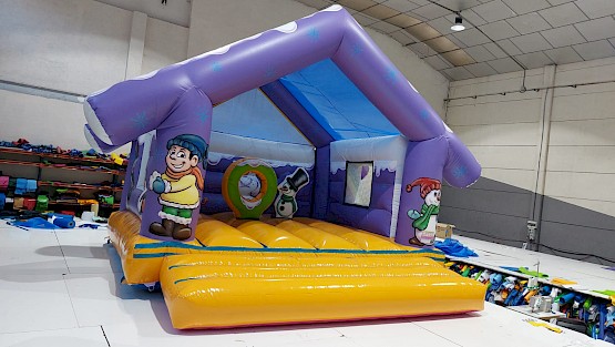 Vue droite - Version violet et orange - Chateau Gonflable d'Hiver