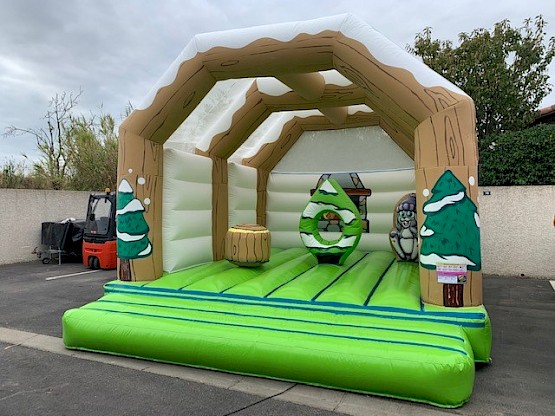 Aire de jeu gonflable "Hiver", couleur marron et vert