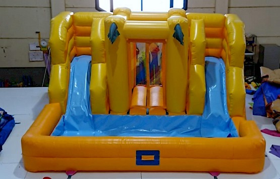 Vue avant - Toboggan Gonflable "AQUAZONE"