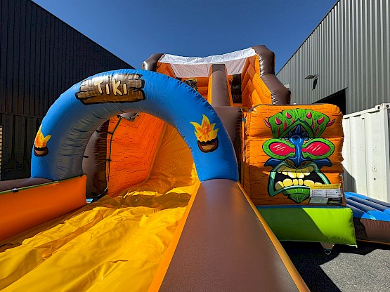 Piste de glisse du toboggan