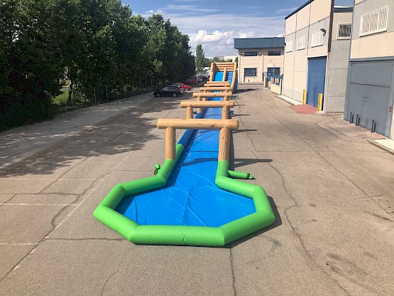 60 m de longueur ! Idéal pour fêtes de villes et village : le ventriglisse gonflable de rue