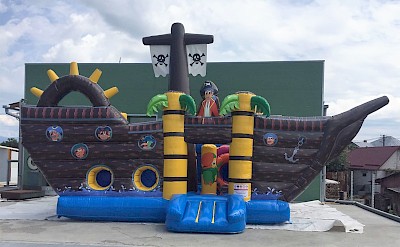 Aire de jeux Gonflable "Bateau CORSAIRES" 8M