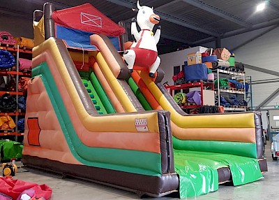 Toboggan Gonflable VACHE gonflable - 2495€ht