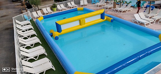 Jeux de volleyball gonflable pour piscine avec filet flottant