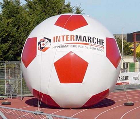 Ballon de football gonflable géant publicitaire sur mesure pour Intermarché