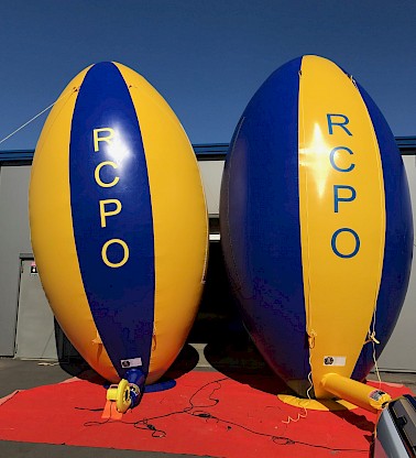 Ballons de rugby gonflable géants publicitaires sur mesure