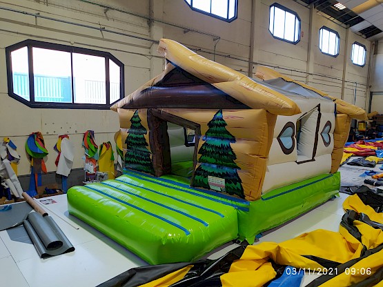 Vente de votre Chalet  gonflable de Noël