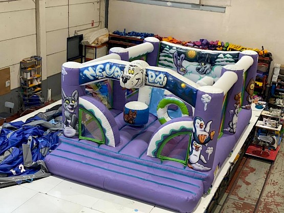 Multiplay d'hiver  Mauve Gonflable - Vue globale