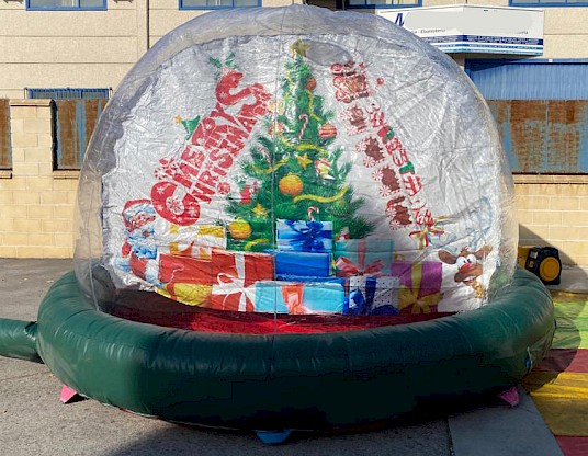 Boule de neige gonflable géante pour déco de Noël