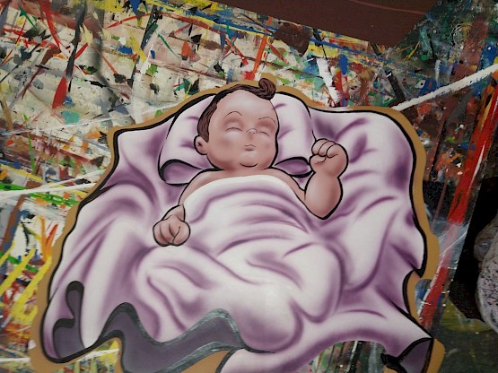 Bébé peint à la main pour décor de jeu gonflable