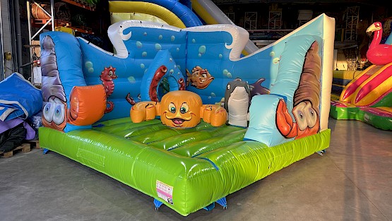 Une aire de jeux idéale pour les parcs d'attractions et les campings.