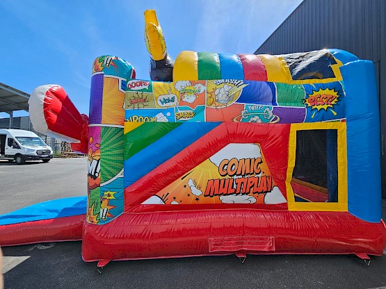 Vu de côté - Château, gonflable, cartoon et BD !