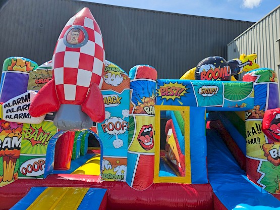 Château, gonflable, cartoon et BD !