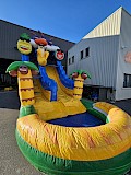 Toboggan gonflable d'occasion, servi trois fois
