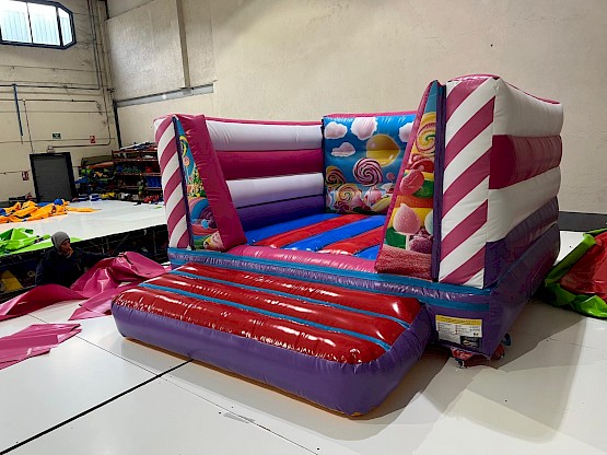 Château gonfllable cube