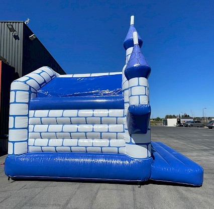 Vue de côté - Château gonflable médiéval, gamme Access