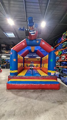 Jeu neuf sur le thème du cirque avec décor clown multicolore