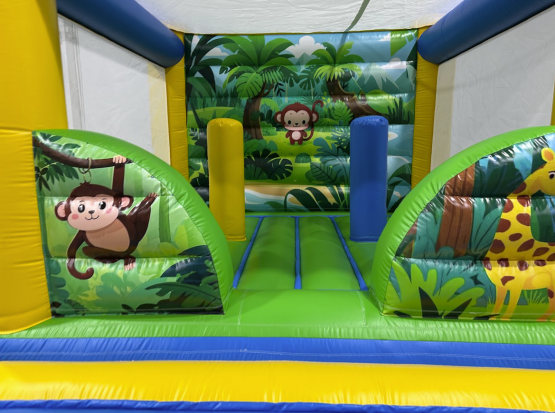Intérieur du château, gonflable jungle à l'achat