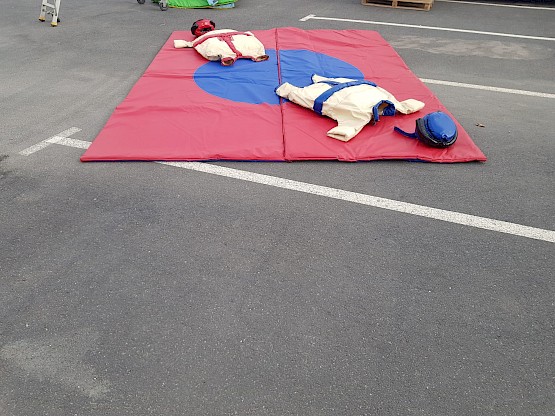 Organisé des combats de sumo pour les enfants !