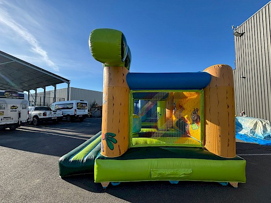 Château gonflable d'occasion champêtre