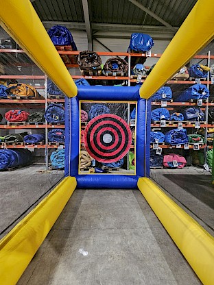 Votre Jeu de lancer de haches gonflable à la vente en stock neuf