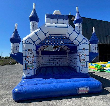 Château Capacité : 8-10-12 personnes