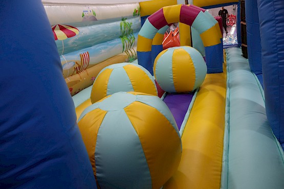 Vaste espace de jeu, parfait pour accueillir petits et grands enfants !