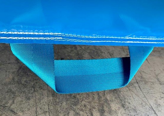 Des sangles de pliage pour faciliter l'installation et le pliage de votre ventriglisse gonflable